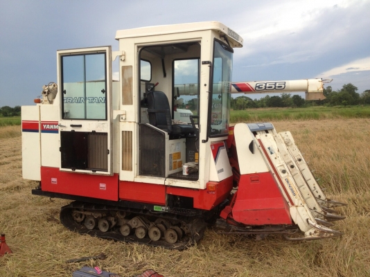 ขายรถเกี่ยวข้าว yanmar แทรคใหม่2เส้น พร้อมใช้งาน