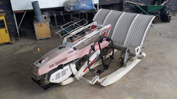 รถดำนาเดินตาม  MITSUBISHI  รุ่น MP460 (1)  เก่าญี่ปุ่น  ดำนา 4 แถว  ขนาดกระทัดรัด สภาพสวย  เครื่องยนต์ติดง่าย