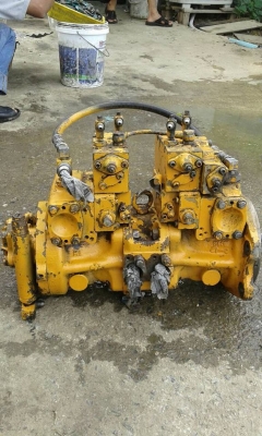 ขายเครื่องปั้มไฮดรอลิกห้องเกียรสวิงPc120-3