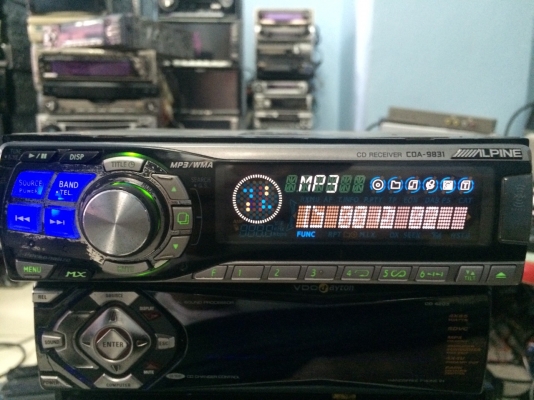 Alpine CDA-9831 รุ่นใหญ่ MP3 CD FMคลื่นไทย หน้าจดสไลด์ไฟฟ้า ปรีเอ้า3ชุด ปรับระดับหน้าจอได้4ระดับ เปลี่ยนไฟปุ่มได้4สี คุมกล่องCD มือ2