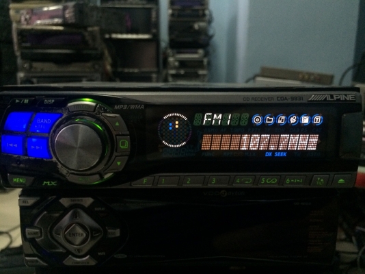 Alpine CDA-9831 รุ่นใหญ่ MP3 CD FMคลื่นไทย หน้าจดสไลด์ไฟฟ้า ปรีเอ้า3ชุด ปรับระดับหน้าจอได้4ระดับ เปลี่ยนไฟปุ่มได้4สี คุมกล่องCD มือ2