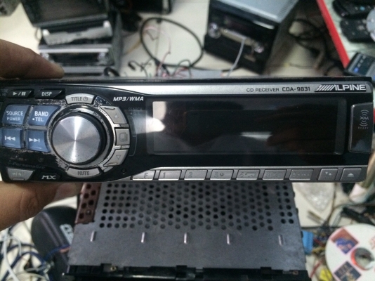 Alpine CDA-9831 รุ่นใหญ่ MP3 CD FMคลื่นไทย หน้าจดสไลด์ไฟฟ้า ปรีเอ้า3ชุด ปรับระดับหน้าจอได้4ระดับ เปลี่ยนไฟปุ่มได้4สี คุมกล่องCD มือ2
