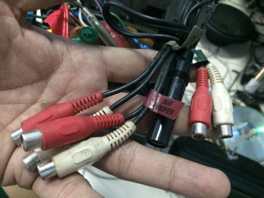 Kenwood U717 24Bit 5V USB MP3 CD หน้าจอสไลด์ไฟฟ้า ปรับระดับได้3ระดับ กราฟฟิกหน้าจอ โปรเซเซอร์ในตัว ปรีเอ้า2ชุด ฤีป 1ชุด คุมกล่องCD มือ2 ญี่ปุ่น