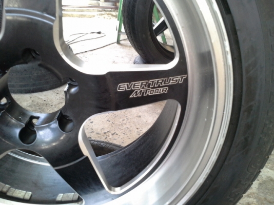 แม๊กซ์ติดยางขอบ 22"285/45R22 แม๊กซ์ติดยางขอบ 22"285/45R22