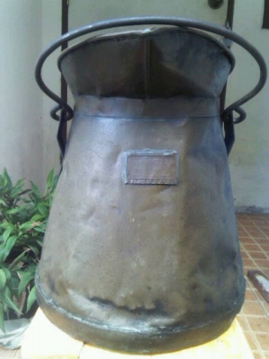 ที่ตวงน้ำมันทองเหลืองงานเก่าหนัก 2 กิโล