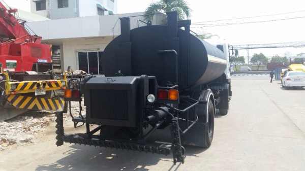 ถังสเปร์ยยางขนาด 6000 ลิตร พรือสั่งทำตามขนาดที่ต้องการได้ พร้อมอุปกรณ์สเปรย์ครบชุด พร้อมติดตั้งให้ฟรี