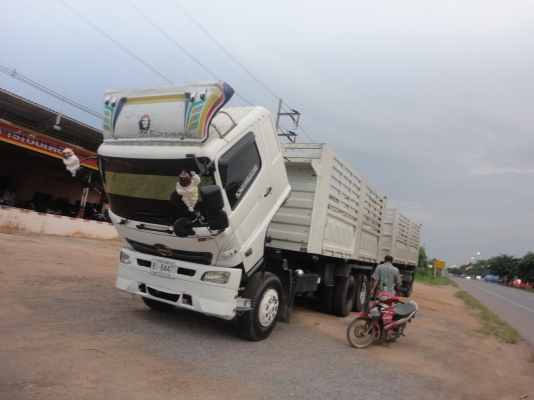 ขายรถบรรทุก 10 ล้อดั้มพ์ HINO MEGA ปี 48 แม่ ลูก สองเพลา 260 แรงม้า