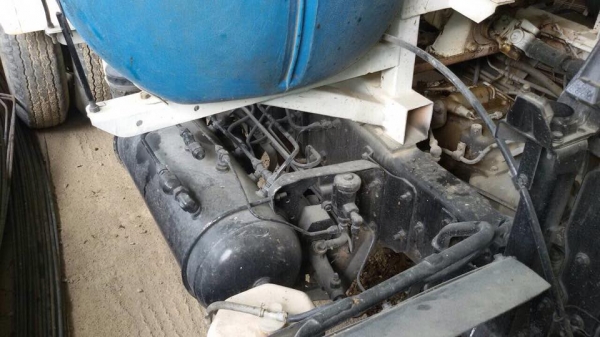 ขาย รถโม่ปูน 2.5คิว Hino FC 195แรง  สภาพดีใช้งานเยี่ยม ทะเบียนพร้อมโอน สนใจติดต่อ 081-8832260 คุณ อรรณพ ลำพูน