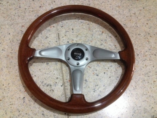 วง MOMO เเท้สามก้านไม้สวยเเป้นเเตรวงเเหวนครบของเก่าญี่ปุ่นสภาพดี