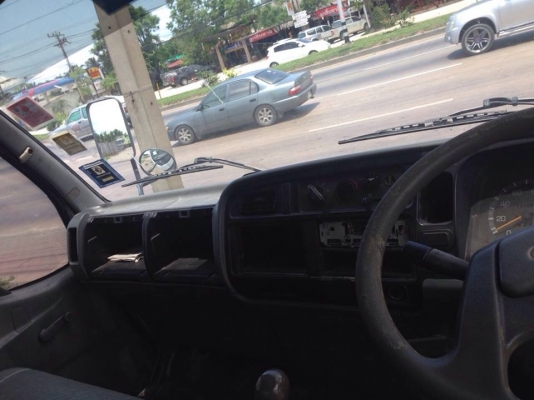 รถ6 ล้อมิตซู ปี 45(2002)