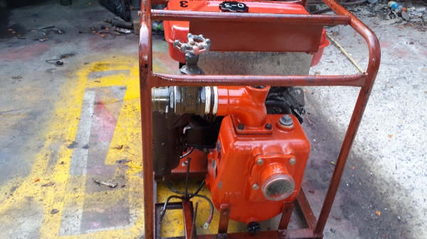 เครื่อง 2 สูบ 18 แรง ปั้มน้ำ 3 x 3 นิ้ว ตัวปั้มของ KATO รหัส O - 3 เครื่อง 2 สูบ 18 แรง ปั้มน้ำ 3 x 3 นิ้ว ตัวปั้มของ KATO รหัส O - 3