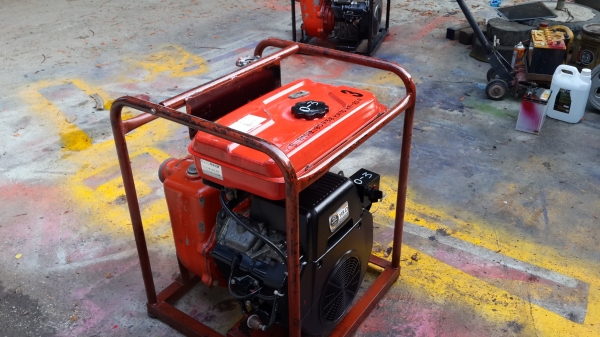 เครื่อง 2 สูบ 18 แรง ปั้มน้ำ 3 x 3 นิ้ว ตัวปั้มของ KATO รหัส O - 3 เครื่อง 2 สูบ 18 แรง ปั้มน้ำ 3 x 3 นิ้ว ตัวปั้มของ KATO รหัส O - 3