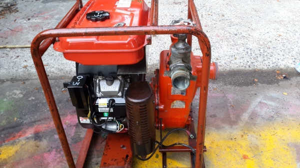 เครื่อง 2 สูบ 18 แรง ปั้มน้ำ 3 x 3 นิ้ว ตัวปั้มของ KATO รหัส O - 3 เครื่อง 2 สูบ 18 แรง ปั้มน้ำ 3 x 3 นิ้ว ตัวปั้มของ KATO รหัส O - 3