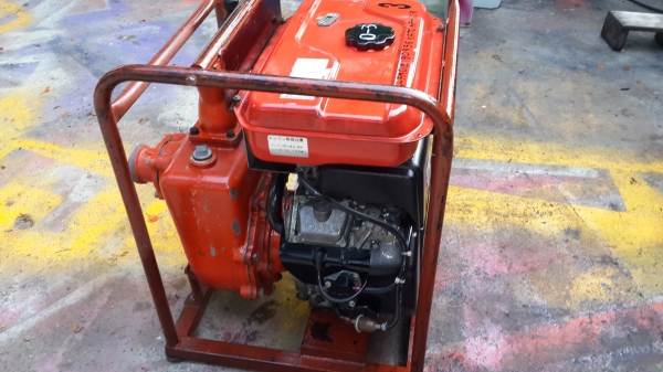 เครื่อง 2 สูบ 18 แรง ปั้มน้ำ 3 x 3 นิ้ว ตัวปั้มของ KATO รหัส O - 3 เครื่อง 2 สูบ 18 แรง ปั้มน้ำ 3 x 3 นิ้ว ตัวปั้มของ KATO รหัส O - 3