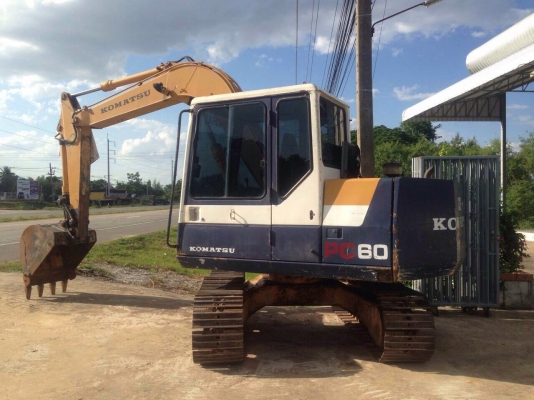 ขายด่วน. รถแบคโฮ.  Komatsu. Pc. 60. รุ่น 6. พร้อมใช้งาน