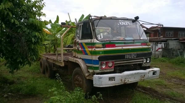 ขายเทนเลอร์เรียล 10 ล้อ 2 เพลา ไม่มีเล่มทะเบียน วางหัว JCM เครื่อง PD6 185 แรงม้า คัสซีมีปะบ้าง เบรคลมดัน พาวเวอร์ ราคาต่อรองได้ครับ