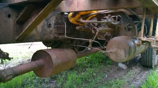 ขายเทนเลอร์เรียล 10 ล้อ 2 เพลา ไม่มีเล่มทะเบียน วางหัว JCM เครื่อง PD6 185 แรงม้า คัสซีมีปะบ้าง เบรคลมดัน พาวเวอร์ ราคาต่อรองได้ครับ