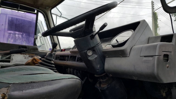 ขาย10ล้อพื้นเรียบเพลาเดียวรถห้าง ขาย10ล้อพื้นเรียบเพลาเดียวรถห้าง