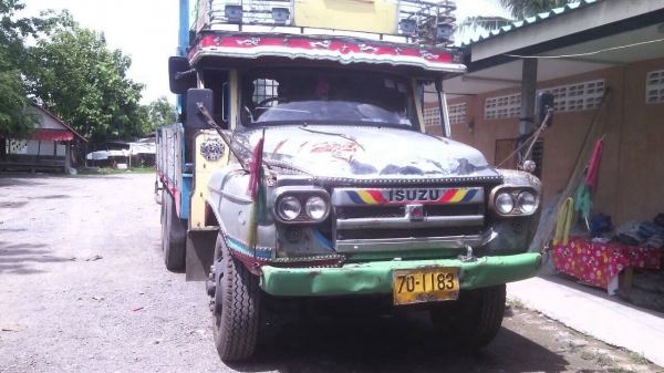 ขาย 10 ล้อหัวยาว เพลาเดียวช่วงล่าง FUSO เครื่อง 6BG1 175 แรงม้าปั้มลม คัสซีสวย เบรคทิฟฟี่ ทะเบียนพร้อมโอนครับ ขาย 10 ล้อหัวยาว เพลาเดียวช่วงล่าง FUSO เครื่อง 6BG1 175 แรงม้าปั้มลม คัสซีสวย เบรคทิฟฟี่ ทะเบียนพร้อมโอนครับ