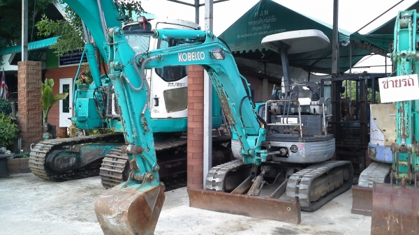 ขายรถแบคโฮ  KOBELCO SK 30 SR  รถเก่านอกพร้อมใช้งาน เครื่องดี ปั้มนิ้วแรงทำงานไว เครื่องดีเองแน่น แทรกสวย   มีไปพ์ปิ้ง มีเอกสารแจ้งจำหน่วยพร้อมทำเล่มได้  ชื้อไปใช้งานได้เลยค่ะราคาไม่แพงค่ะ