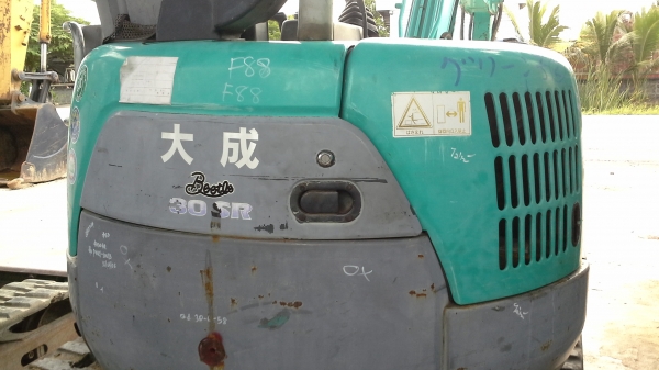 ขายรถแบคโฮ  KOBELCO SK 30 SR  รถเก่านอกพร้อมใช้งาน เครื่องดี ปั้มนิ้วแรงทำงานไว เครื่องดีเองแน่น แทรกสวย   มีไปพ์ปิ้ง มีเอกสารแจ้งจำหน่วยพร้อมทำเล่มได้  ชื้อไปใช้งานได้เลยค่ะราคาไม่แพงค่ะ