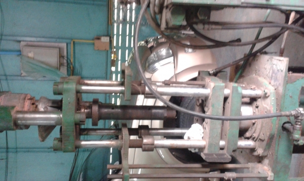 ขายซากเครื่องฉีด พลาสติก 3000