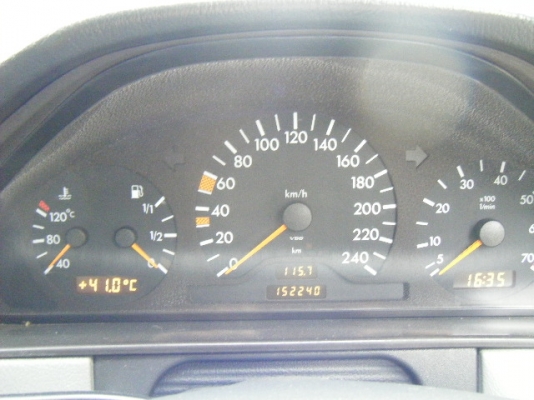 benz w210ตากลม 1997มือแรก ทำป.1ตลอดหมดปี59 ไม่เคยชน ไม่ติดก๊าซ ภายในสภาพดี ไมล์150000กม.