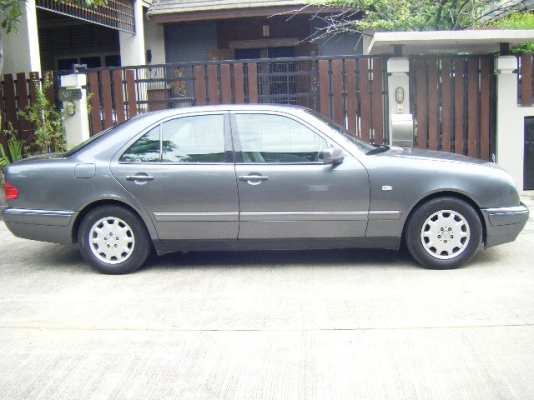 benz w210ตากลม 1997มือแรก ทำป.1ตลอดหมดปี59 ไม่เคยชน ไม่ติดก๊าซ ภายในสภาพดี ไมล์150000กม.