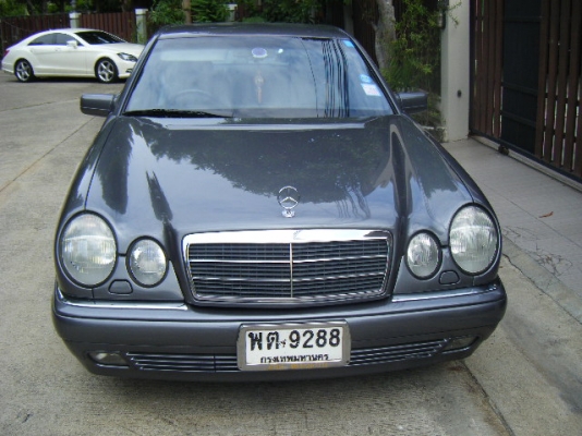 benz w210ตากลม 1997มือแรก ทำป.1ตลอดหมดปี59 ไม่เคยชน ไม่ติดก๊าซ ภายในสภาพดี ไมล์150000กม.