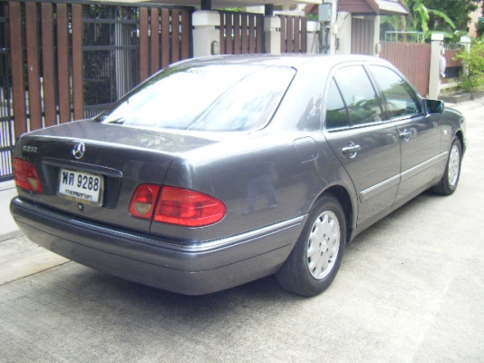 benz w210ตากลม 1997มือแรก ทำป.1ตลอดหมดปี59 ไม่เคยชน ไม่ติดก๊าซ ภายในสภาพดี ไมล์150000กม.