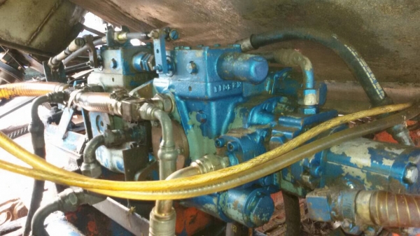 ขาย ((320,000)) รถเกี่ยว วิชาญการช่าง อุ้ม1.8T. เครื่อง ฮีโน่ Jo8c 260 แรง ยกคอได้สูง ลุยโหล่มได้ดี น้ำหนักเบา