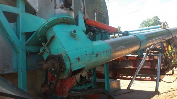 ขาย ((320,000)) รถเกี่ยว วิชาญการช่าง อุ้ม1.8T. เครื่อง ฮีโน่ Jo8c 260 แรง ยกคอได้สูง ลุยโหล่มได้ดี น้ำหนักเบา