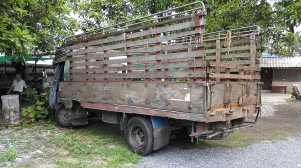 ขายรถ 6ล้อ อีซูซุ  รุ่นเก่า  มือเดียว  ขับได้ ด่วน  99000