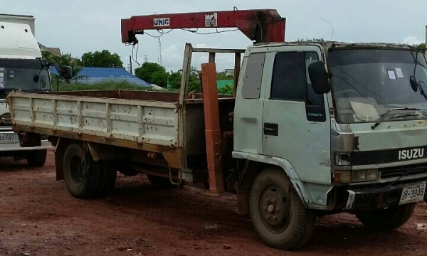 หกล้อ อีซูซุ ร็อค 195 เครน 2.5 ตัน UNiC ช่วงยาว6.20ม พร้อมใช้ ทะเบียนพร้อมโอน