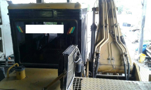 แม็คโครมือสอง,Catterpillar E200B,สวยเต็มพร้อมทำงาน แม็คโครมือสอง,Catterpillar E200B,สวยเต็มพร้อมทำงาน