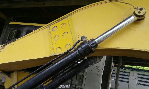 แม็คโครมือสอง,Catterpillar E200B,สวยเต็มพร้อมทำงาน แม็คโครมือสอง,Catterpillar E200B,สวยเต็มพร้อมทำงาน