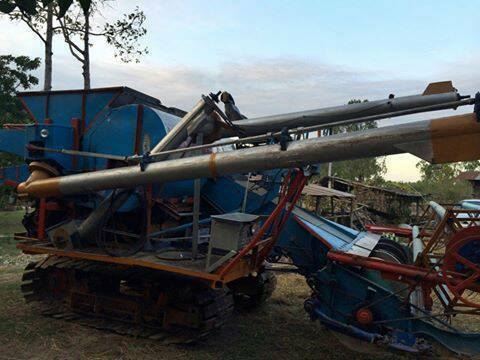 ขายรถเกี่ยวข้าวบางไทร  เครืองisuzu 195 ตัวเดิน10 อุ้ม1.8 ตัน ปั๊มแฝด 22