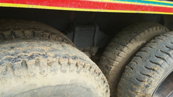 12 ล้อ อีซูซุ FXZ 23N 240แรงนางฟ้าแท้ แม่ลูก2เพาดั้ม  เล่มทะเบียนพร้อมโอน ราคา 980,000บ นะครับ แม่เดียว