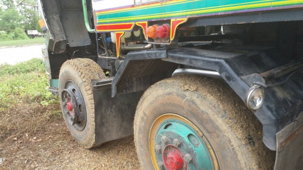 12 ล้อ อีซูซุ FXZ 23N 240แรงนางฟ้าแท้ แม่ลูก2เพาดั้ม  เล่มทะเบียนพร้อมโอน ราคา 980,000บ นะครับ แม่เดียว