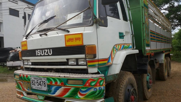 12 ล้อ อีซูซุ FXZ 23N 240แรงนางฟ้าแท้ แม่ลูก2เพาดั้ม  เล่มทะเบียนพร้อมโอน ราคา 980,000บ นะครับ แม่เดียว