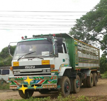 12 ล้อ อีซูซุ FXZ 23N 240แรงนางฟ้าแท้ แม่ลูก2เพาดั้ม  เล่มทะเบียนพร้อมโอน ราคา 980,000บ นะครับ แม่เดียว