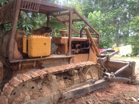 ขายรถแทรคเตอร์ KOMATSU D50A-15 ห้องเลี้ยวน้ำมัน ราคา 250000