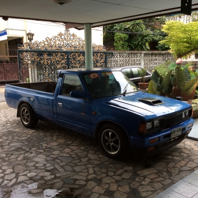 นิสสัน 720 เครื่อง 1g แอร์เย็น แก๊ซแล้วครับ