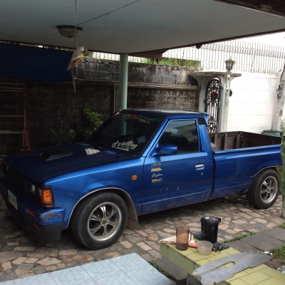 นิสสัน 720 เครื่อง 1g แอร์เย็น แก๊ซแล้วครับ