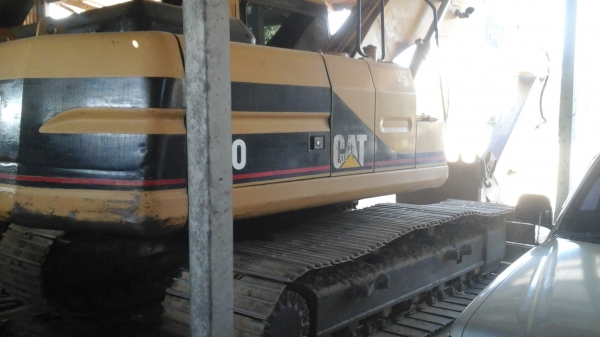 Catterpillar 320V_2 มี 2 คัน สวยเต็มเอกสารเล่มทะเบียนไฟฟ้าครบใช้งานได้เลย Catterpillar 320V_2 มี 2 คัน สวยเต็มเอกสารเล่มทะเบียนไฟฟ้าครบใช้งานได้เลย