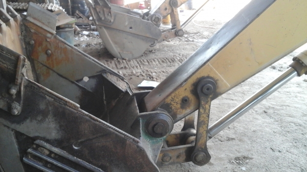 Catterpillar 320V_2 มี 2 คัน สวยเต็มเอกสารเล่มทะเบียนไฟฟ้าครบใช้งานได้เลย Catterpillar 320V_2 มี 2 คัน สวยเต็มเอกสารเล่มทะเบียนไฟฟ้าครบใช้งานได้เลย