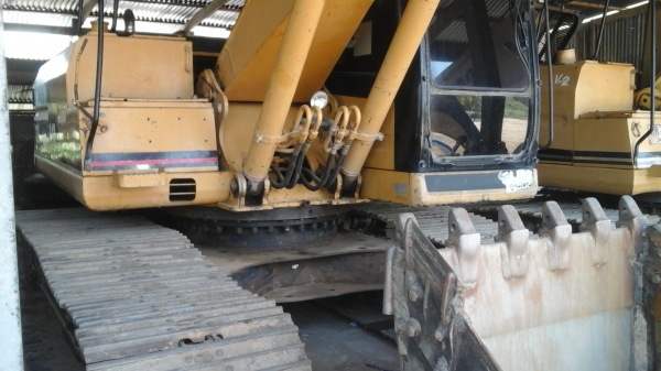 Catterpillar 320V_2 มี 2 คัน สวยเต็มเอกสารเล่มทะเบียนไฟฟ้าครบใช้งานได้เลย Catterpillar 320V_2 มี 2 คัน สวยเต็มเอกสารเล่มทะเบียนไฟฟ้าครบใช้งานได้เลย