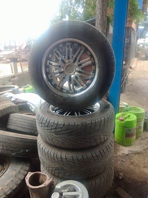 แม็กซ์ ขอบ 18 เลนโซ่ ยางไม่ค่อยสวย.