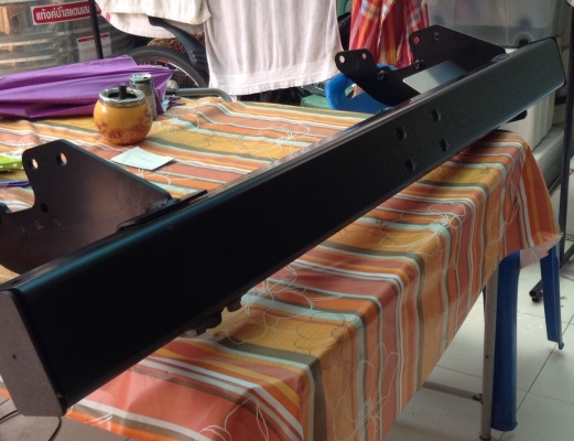 ขายกันชนนอกใช้ลากเทนเลอร์ของวีโก้ มือ1 ของแท้100\% ราคา4500บาท