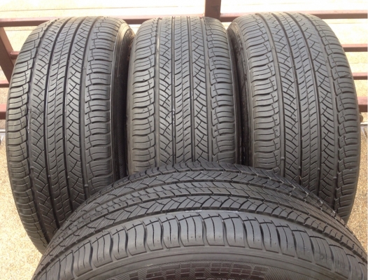 ยาง Michelin 235 55 18 ปลายปี12 ดอกเต็ม เนื้อนิ่มๆ